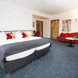 Hotel 7 Säulen GmbH，位于德绍的酒店