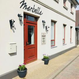 Marbella，位于文茨皮尔斯的酒店