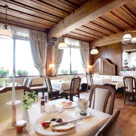 Bärnsteinhof - Gasthof mit Herz，位于穆赫克雷斯的艾根的酒店