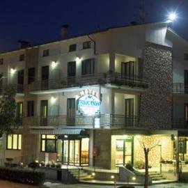 Hotel Rivamare,位于Massignano的酒店