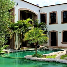 Hotel Hacienda San Cristóbal，位于莱昂的酒店