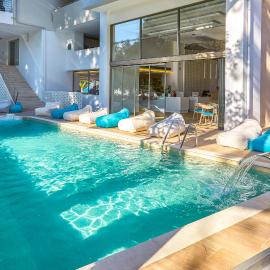 Triton Boutique Hotel，位于科斯镇的酒店