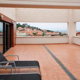 Ático con amplia terraza Nautilus I - VUT-124-AS，位于卢安科的酒店