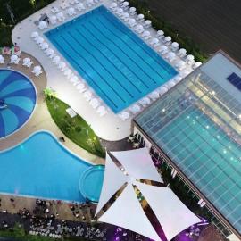 Luani-A spa & wellness center，位于斯库台的酒店