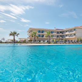 King Maron Beach Hotel & Spa，位于马罗尼亚的酒店