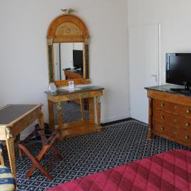Hôtel Fleur de Lys Hazebrouck，位于阿兹布鲁克的酒店