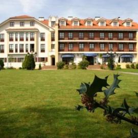 Apartamentos Club Condal，位于柯米拉斯的酒店