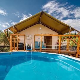 Krk glamping，位于克尔克的酒店