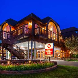 Best Western Plus Dockside Waterfront Inn，位于麦基诺城的酒店