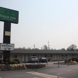 Value Inn & Suites,位于雷丁的酒店