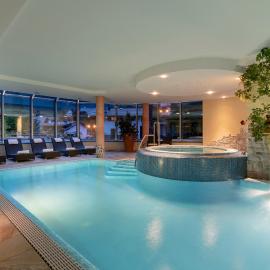 Hotel Belvedere，位于圣马蒂诺-迪卡斯特罗扎的酒店