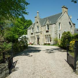 Ravenscourt Guest House，位于斯佩河畔格兰敦的酒店
