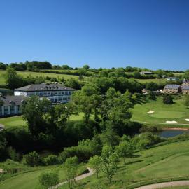 Dartmouth Green Lodges，位于达特茅斯的酒店