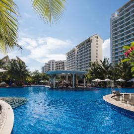 Ramada Plaza by Wyndham Sanya Bay,位于三亚的酒店