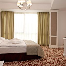 Hotel Bellaria，位于雅西的酒店