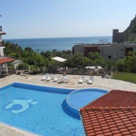 Kavarna Paradise Apartments，位于卡瓦尔纳的酒店