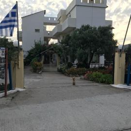 Tholos Rooms,位于Kavoúsion的酒店