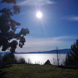 Cabañas Ayalén con vista al Lago，位于普孔的酒店