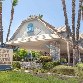 Azure Hotel&Suites Ontario Trademark Collection by Wyndham,位于安大略的酒店