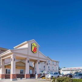 Super 8 by Wyndham Moose Jaw SK，位于穆斯乔的酒店