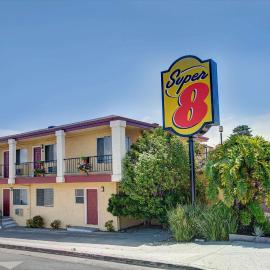 Super 8 by Wyndham Santa Cruz Beach，位于圣克鲁兹的酒店