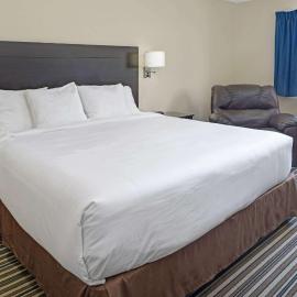 Super 8 by Wyndham Omaha I-80 West，位于奥马哈的酒店