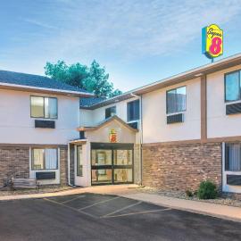 Super 8 by Wyndham Tilton/Lake Winnipesaukee，位于蒂尔顿的酒店