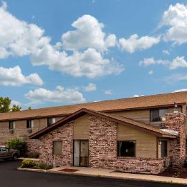 Super 8 by Wyndham Hartford WI,位于Hartford的酒店