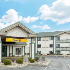 Super 8 by Wyndham Wisconsin Dells，位于威斯康星戴尔的酒店