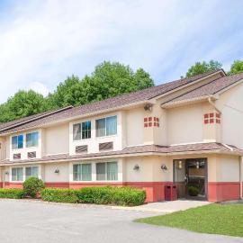 Super 8 by Wyndham Oneonta/Cooperstown，位于奥尼昂塔的酒店