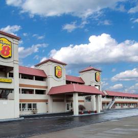 Super 8 by Wyndham Fernley,位于芬利的酒店