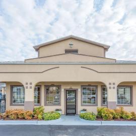 Super 8 by Wyndham Santee/I-95，位于桑蒂的酒店