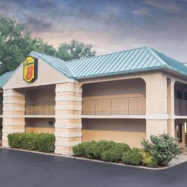 Super 8 by Wyndham Lithonia，位于Fairington的酒店