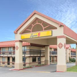 Super 8 by Wyndham Tulsa - Route 66，位于塔尔萨的酒店