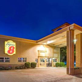 Super 8 by Wyndham Richardson Dallas，位于理查森的酒店