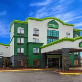 Wingate by Wyndham Chesapeake，位于切萨皮克的酒店
