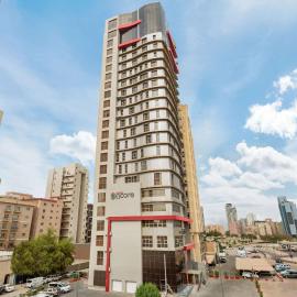 Ramada Encore by Wyndham Kuwait Downtown，位于科威特的酒店