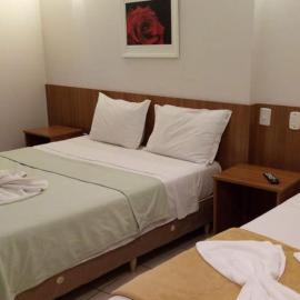 Vital Hotel，位于弗洛里亚努元帅镇的酒店