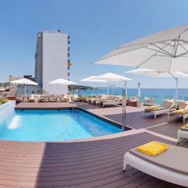 Cosmopolita Hotel Boutique & Spa，位于普拉加德阿罗的酒店