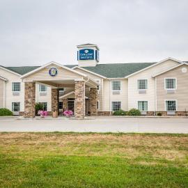 Cobblestone Inn & Suites-Winterset，位于Winterset的酒店