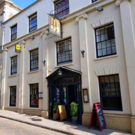 The Kings Head Hotel，位于瓦伊河畔罗斯的酒店
