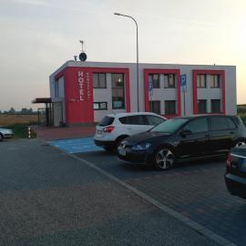 Hotel Nowostawy A2 MOP,位于Nowostawy Dolne的酒店
