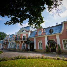 U Schabińskiej - Pałac w Gorlicach，位于戈尔利采的酒店