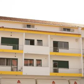 Suites Do Pinhal，位于新普罗恩萨的酒店