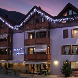 Hotel Serena，位于迪马罗的酒店