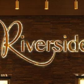 Riverside Lodge Hotel，位于欧文的酒店
