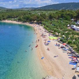 Mobile Homes Camping Kovačine，位于茨雷斯的酒店