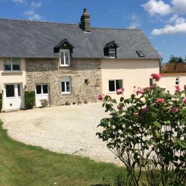 Maison la touchardiere，位于Barenton的酒店