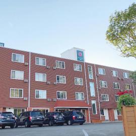 Seasons Inn Halifax，位于哈利法克斯的酒店