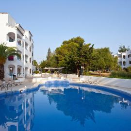 BJ Apartamentos Europa，位于萨科马的酒店